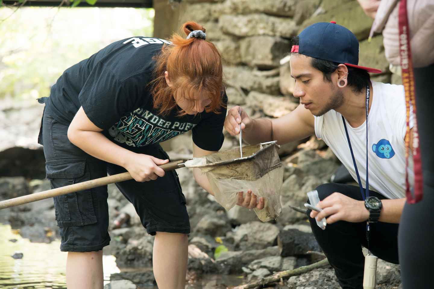 Students take samples from the Chicago River